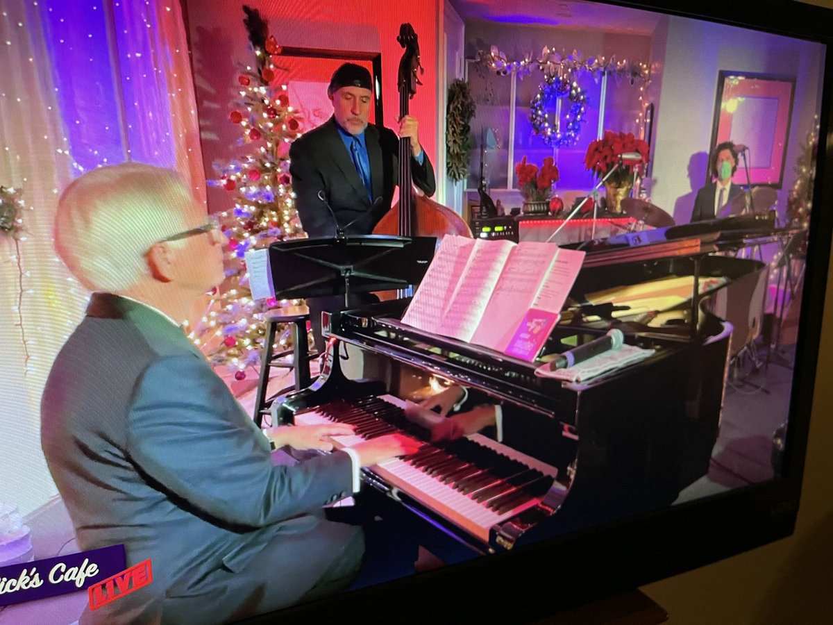 Dan57Thom's tweet photo. Enjoying our buddy @jamestorme with #DavidBenoit @dbmusic on @Rickbraun9 #RicksCafeLive @YouTube @dan_schnelle #robertovally

We miss you #James❤️
@JamesTormeFans @SteinwayAndSons
@daisytorme
@SusanMThom https://t.co/nSgQqSZ7ZE