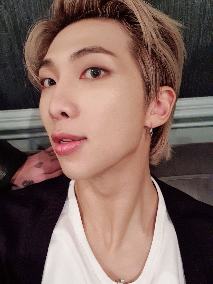 namjoon’s sternocleidomastoid muscle— an informative thread;