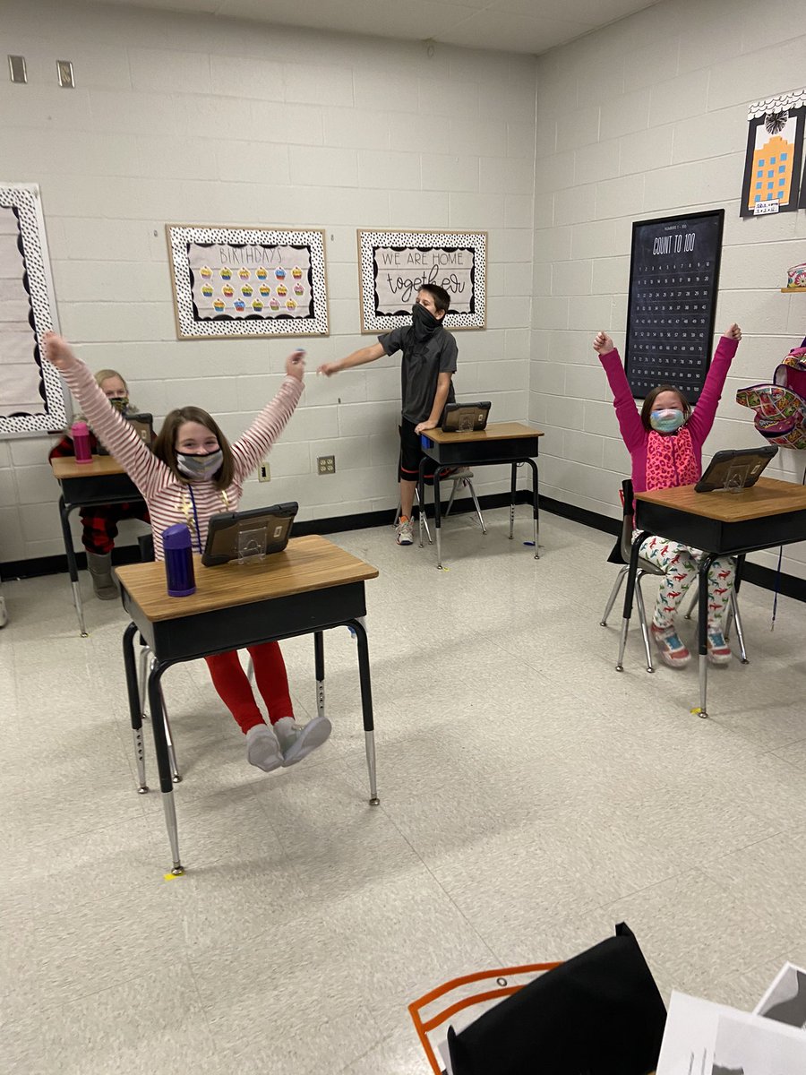 WrightsRainbows's tweet photo. We loved using the Among Us version of Gimkit to review our math skills yesterday! #taratechmas @TaraOaks_ES https://t.co/v0SMujDxdb