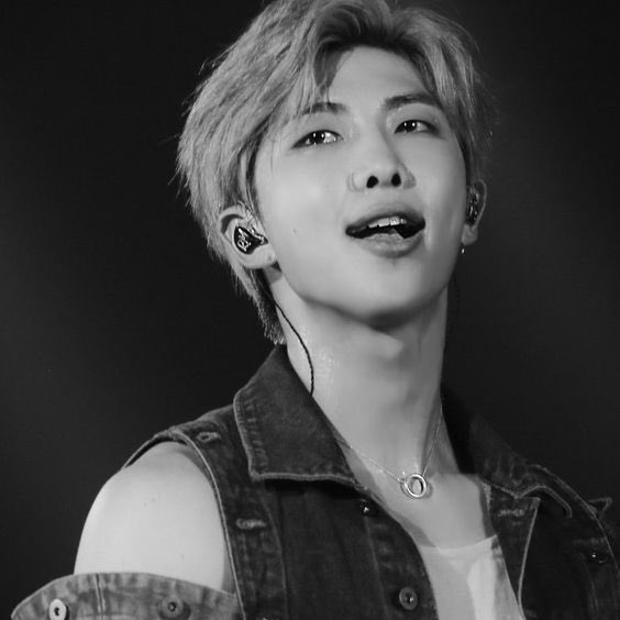 namjoon’s sternocleidomastoid muscle— an informative thread;