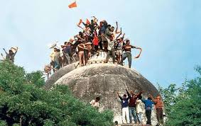 #शौर्य_दिवस
इसी दिन 1992 में हमारे वीर कारवसेवको ने श्रीरामजन्मभूमि पर 1528 से खड़े बाबरी कलंक को ढहाया था और अपना बलिदान दिया था।
 इन्ही के कारण श्रीरामजन्मभूमि पर राममंदिर निर्माण हो रहा है। शौर्य दिवस के दिन हम अपने घरों की छतों पर भगवा अवश्य लहराए।
#जय_जय_श्री_राम 🚩🙏