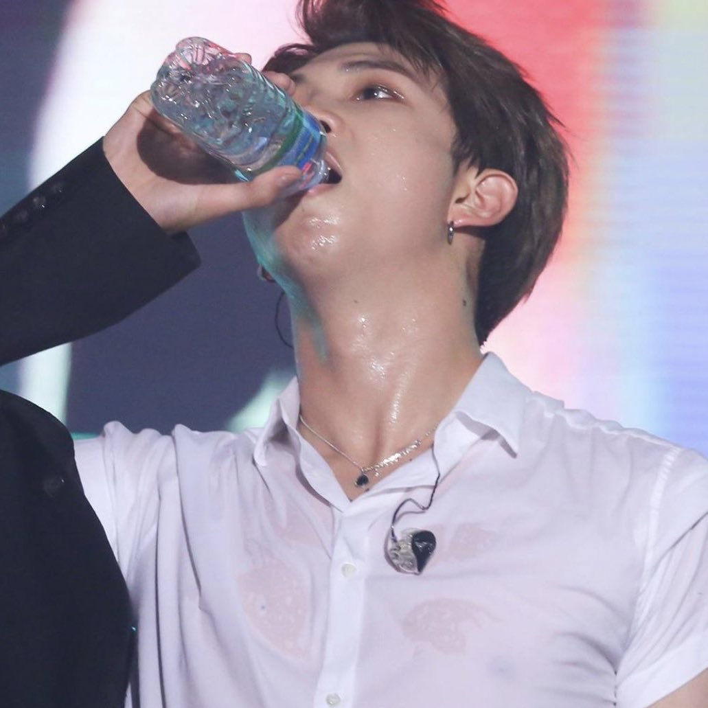 namjoon’s sternocleidomastoid muscle— an informative thread;