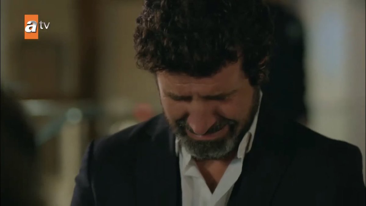 miran gathering the strength to take the first step towards hazar while reyyan gathers the strength to let mahfuz take a step towards her I’M NEVER EMOTIONALLY RECOVERING  #Hercai  #ReyMir