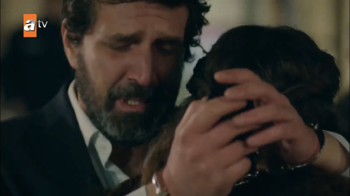 mahfuz putting his arms around her with the handcuffs on I’M LITERALLY SOBBING RIGHT NOW  #Hercai