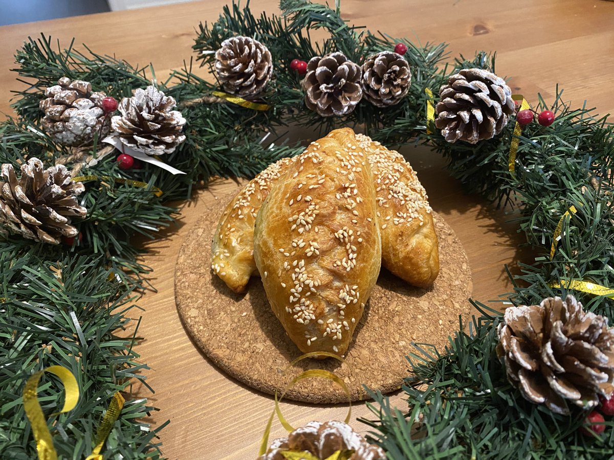 🚨Yummy Food Alert🚨
Chicken &amp; Mushroom Samosas are a perfect combination of mushrooms and tender chicken breast, which melts in your mouth😋😋😋 
Make your holidays special with NB Bakery Samosas🎄🔥🍻 Get your faves at @niemifamilyfarm and/or <a href="/VincesMarket/">Vince's Market</a>