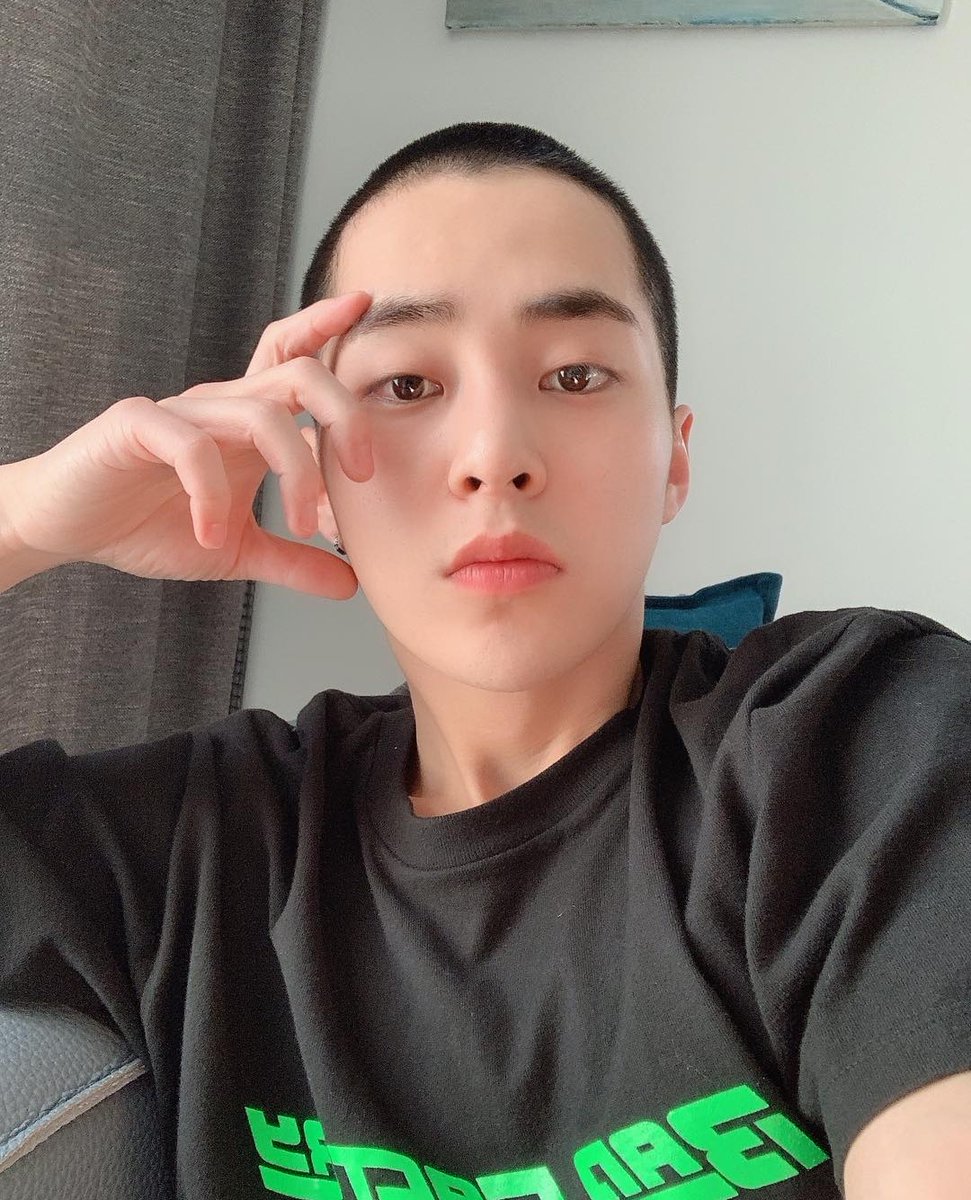 Satu persatu Peterpan udah mulai pulang, tinggal nunggu D.O. bentar lagi selesai wamil.

Terus ga lama kemudian Chanyeol sama Baekhyun nyusul Suho &amp; Chen 😊✨

#XiuminYouServedWell