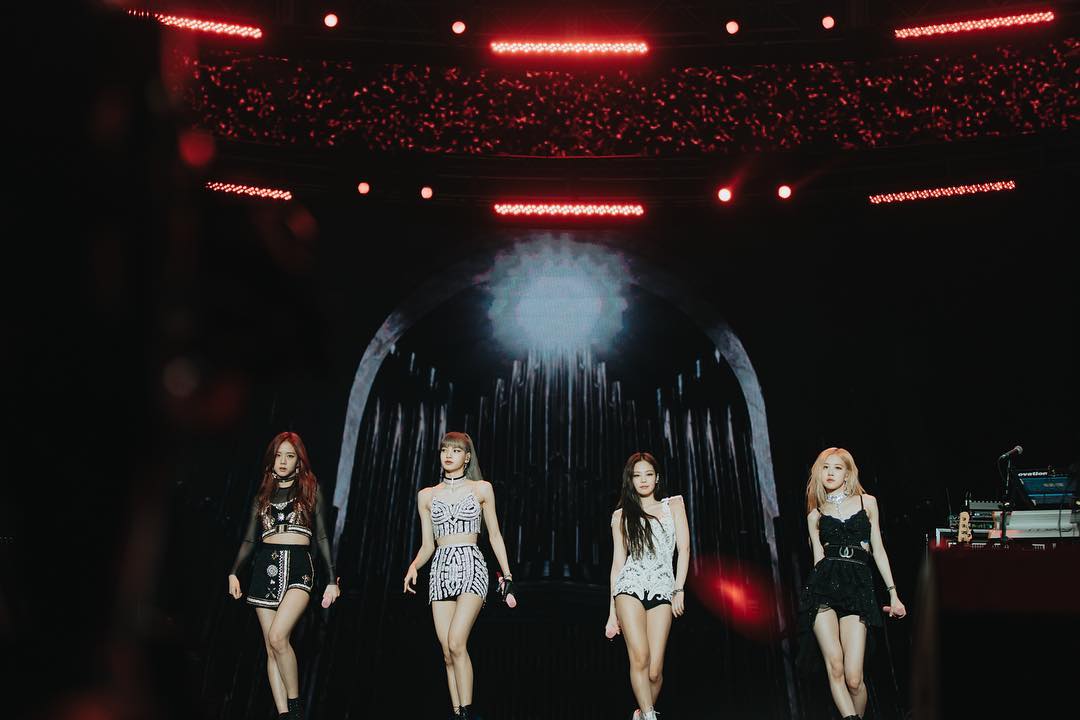 beulpingasia's tweet photo. BLACKPINK BIGGEST GIRLGROUP
        @BLACKPINK #블랙핑크 https://t.co/nznf44Yspb