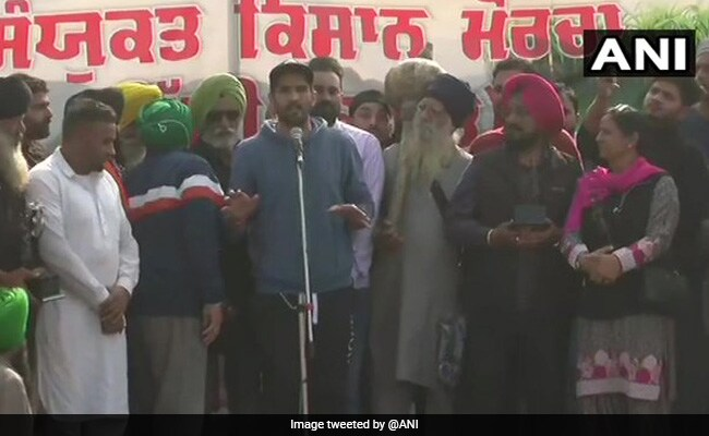 ndtv's tweet photo. Will Return Sports Award If Farm Laws Not Withdrawn: Boxer Vijender Singh https://t.co/Vxf7YK0nPJ https://t.co/KKNMWnVev0