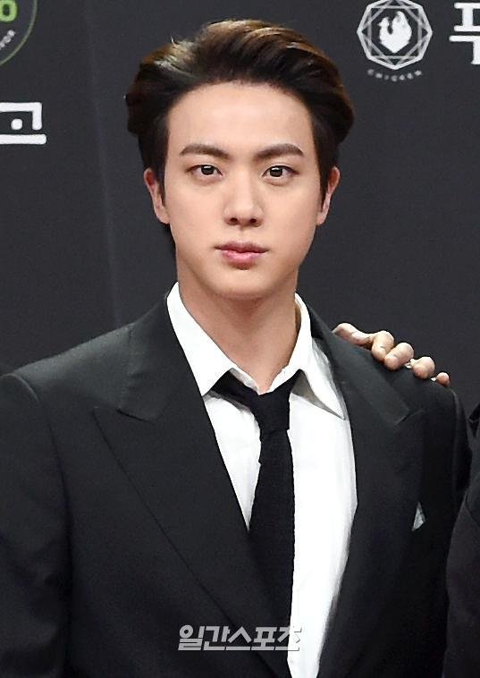 #2020MAMA Red Carpet - JIN