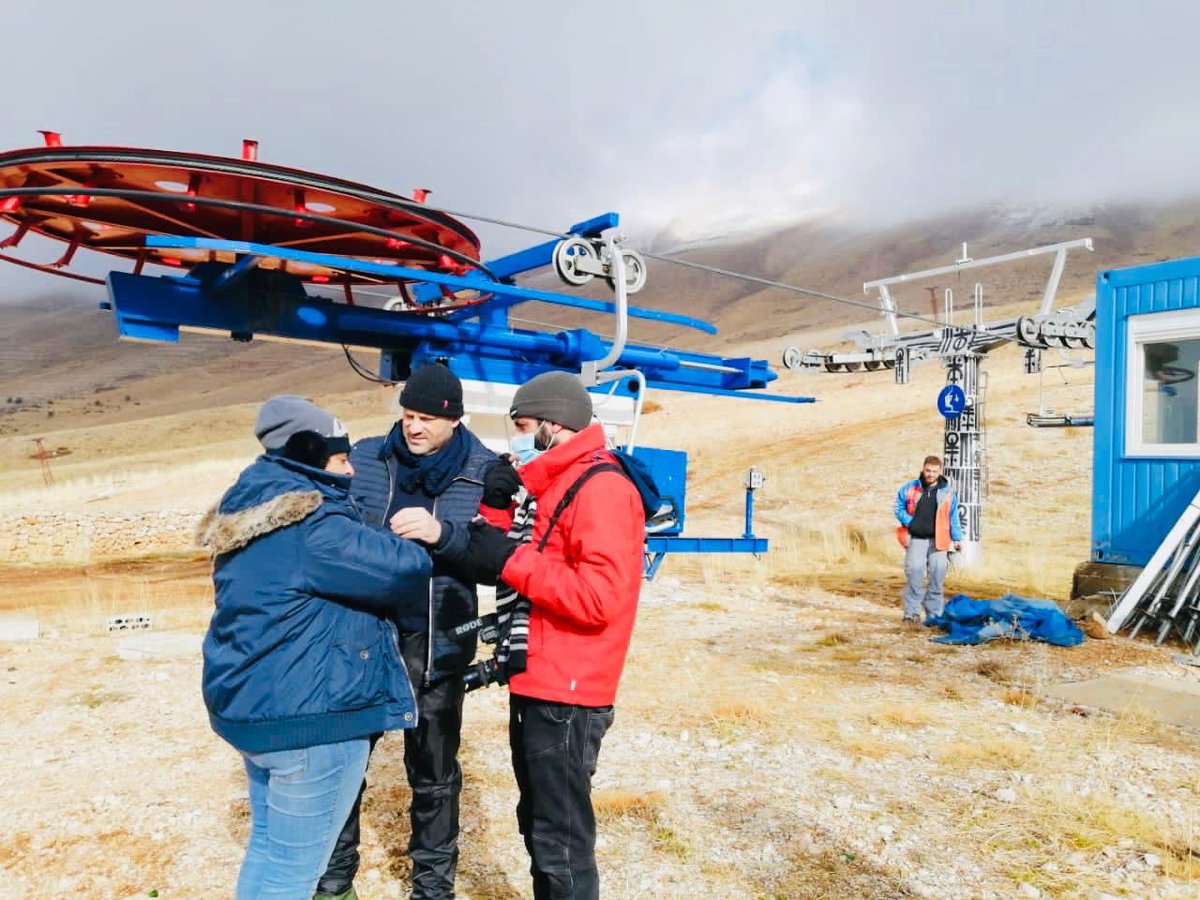 auf_org's tweet photo. Ajd @DFrancophonie avec la complicité de l’@auf_org part à la découverte de l’Observatoire de la ❄️ à Kornet el saouda sommet le + haut du Liban & du moyen-orient qui culmine à 3088 m! Un projet signé #Olife @AUF_MoyenOrient @CNRSL @CNRS @ird A voir bientôt sur @TV5MONDE #Liban https://t.co/pNMAzx7rLP