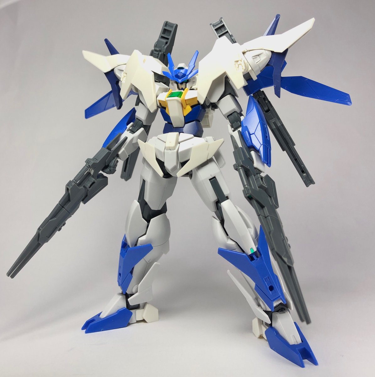 HGガンダムダブルオースカイメビウスを組み立て。基本的には傑作