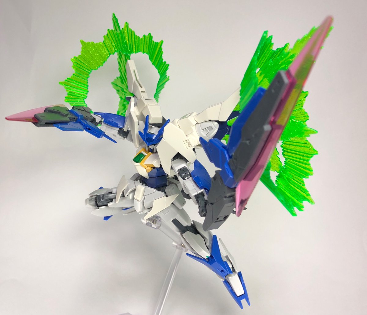 HGガンダムダブルオースカイメビウスを組み立て。基本的には傑作