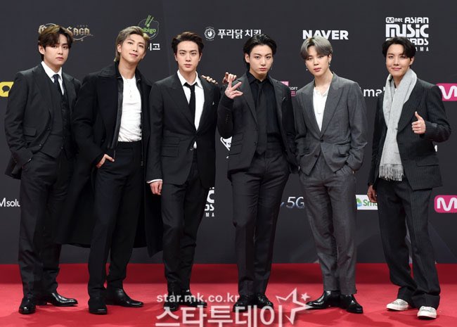 riakookshi's tweet photo. So BTS will perform at “Seoul World Cup Stadium” for MAMA 2020. They rented another large stadium. Legends needs a large space for their legendary performance. I'm ready for another episode of BTS turning MAMA into their Concert!

#2020MAMA #MAMA2020 #BTSxMAMA https://t.co/NH6HMnBChk