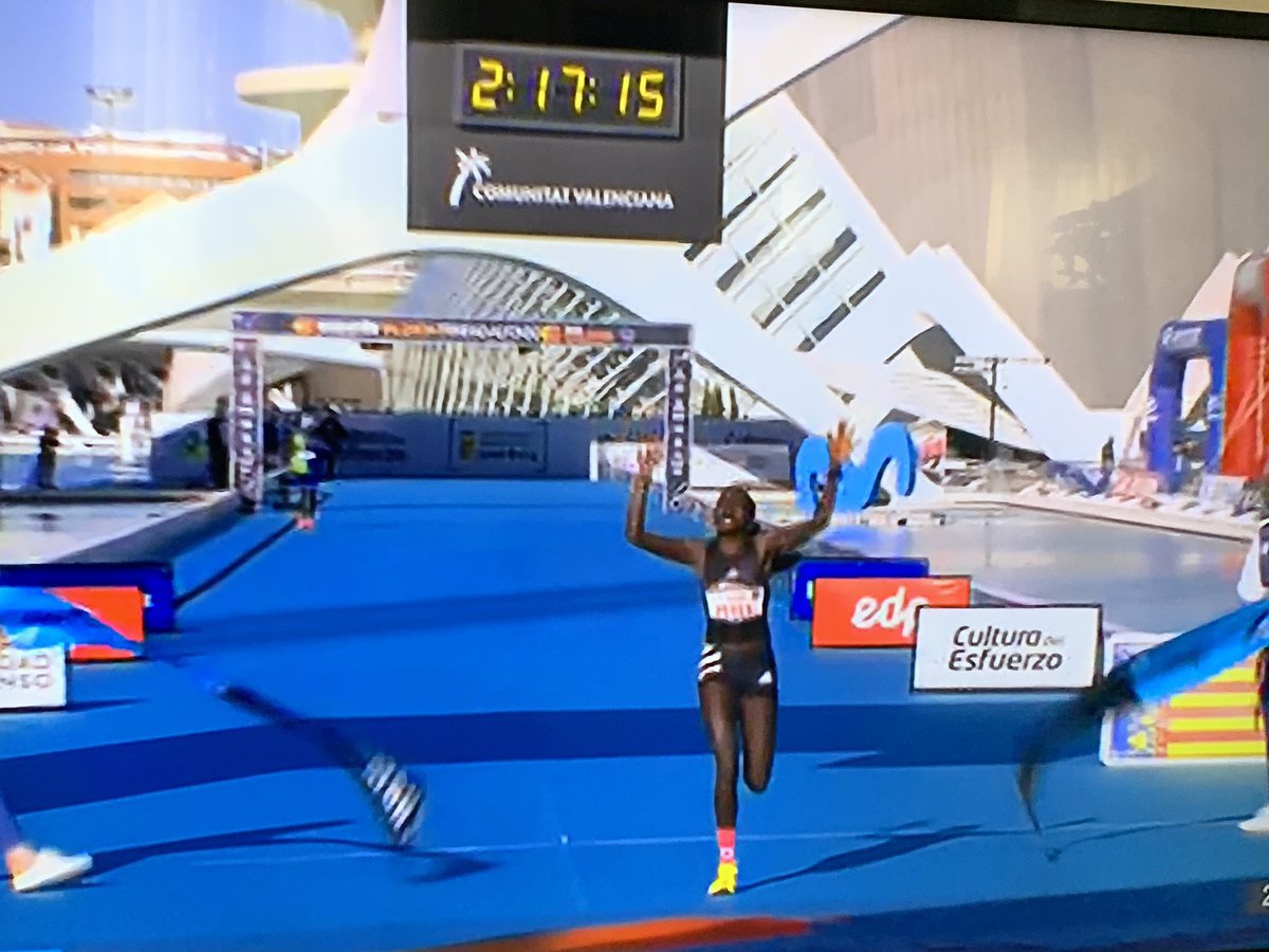 Congratulations Evans Chebet and Lawrence Cherono on the 1st and 2nd place finish at the #ValenciaMarathon. Congratulations also Peres Jepchirchir on winning the women's race and Joyciline Jepkosgei on the 2nd place finish. Our athletes continue flying our flag high. Asanteni
