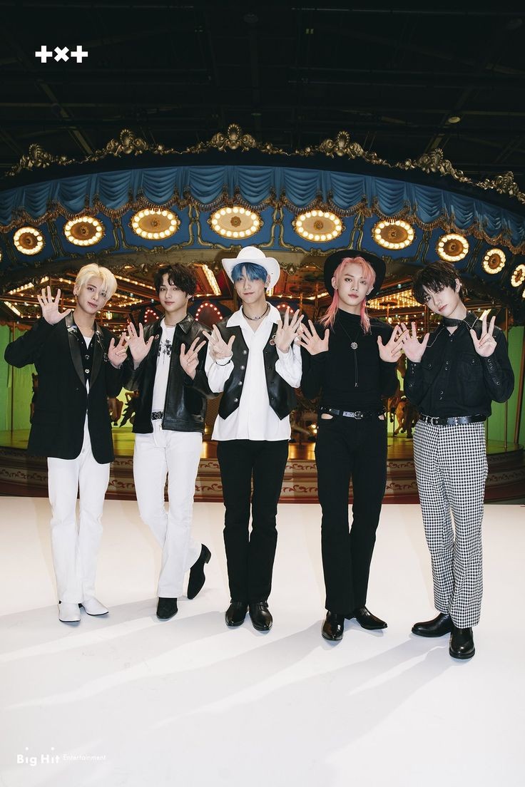 ⠀⠀⠀⠀⠀⠀─── · 𓄼 ( 🎑) ❟

⠀⠀                                ⠀¡al fin estamos juntos!