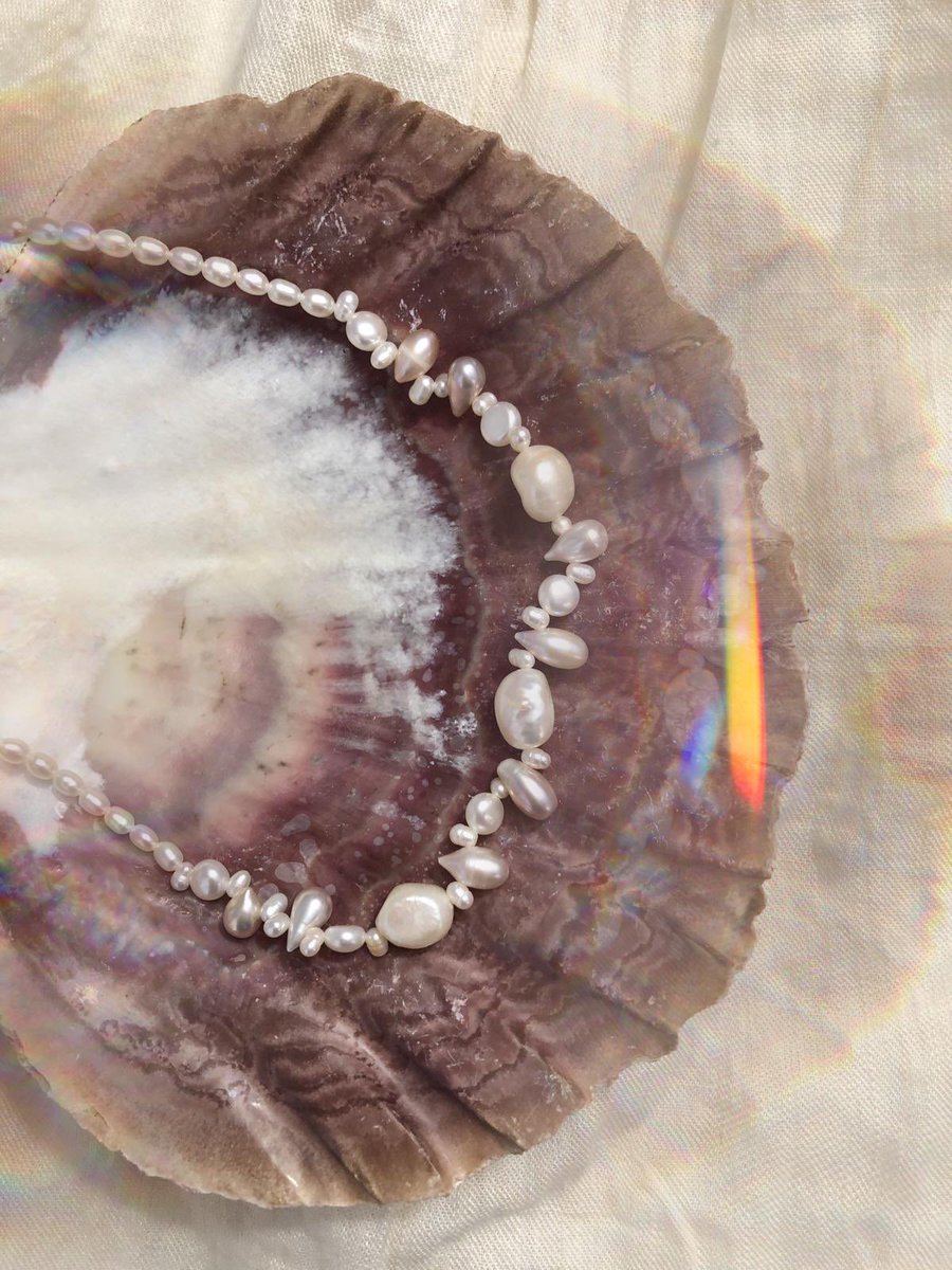 Alu10_TShk's tweet photo. Go check out in ig@milamadewithlove for handmade fresh waterpearl jewellery!! https://t.co/DzxFYXclEB https://t.co/laCM7pZ2tY