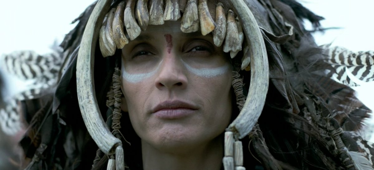 Here is another screenshot, the shaman only makes a short appearance, but it is pretty clear that the took a lot of inspiration from the Landesmuseum design. Funnily enough, most animal species of the teeth and bones from the burial would not have existed during the Solutrean 7/