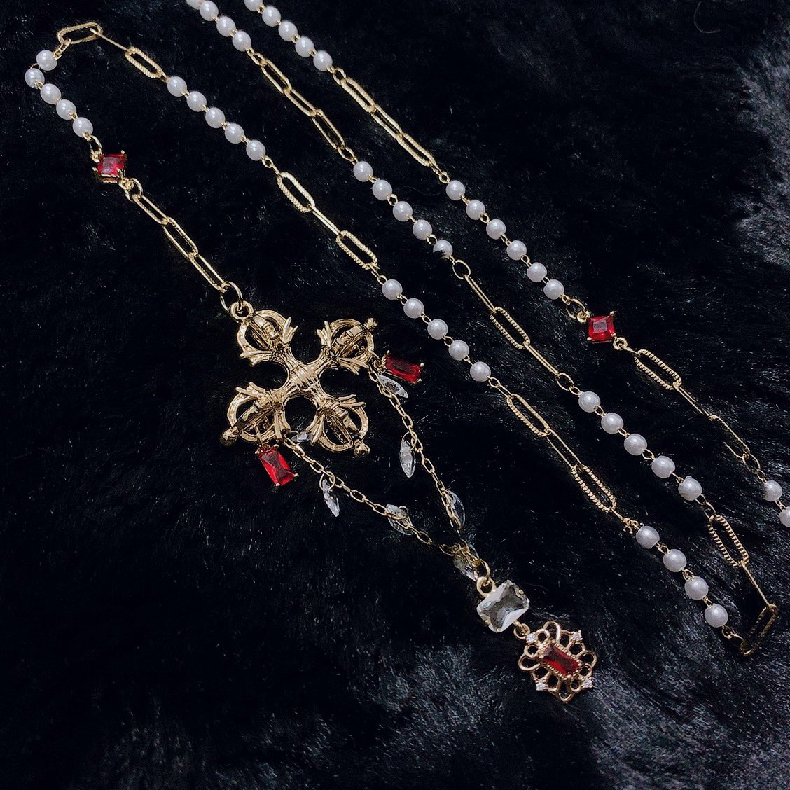 Why_craft's tweet photo. 🖤문장 리퀘스트🖤

민소영 작가님의 홍염의 성좌.

[ 지배하리라, 나는 왕이며 왕관의 주인 ]

✨해당 문장으로 목걸이 제작하였습니다✨ https://t.co/ssTk6PxqCq