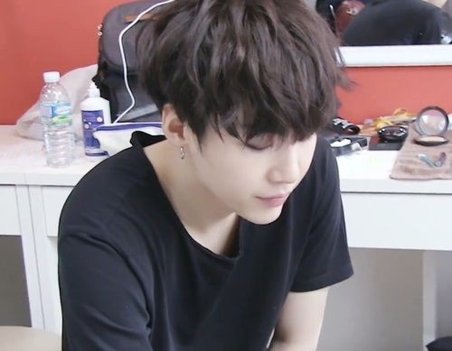 how to make your Twitter black; a needed thread 