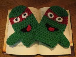 barbaradacosta's tweet photo. Nighttime Ninja loves these ninja mittens!

#ninjas #knitting #picturebooks #nighttimeninja #NinjasRead #NinjaDay https://t.co/063qs2XG6Z