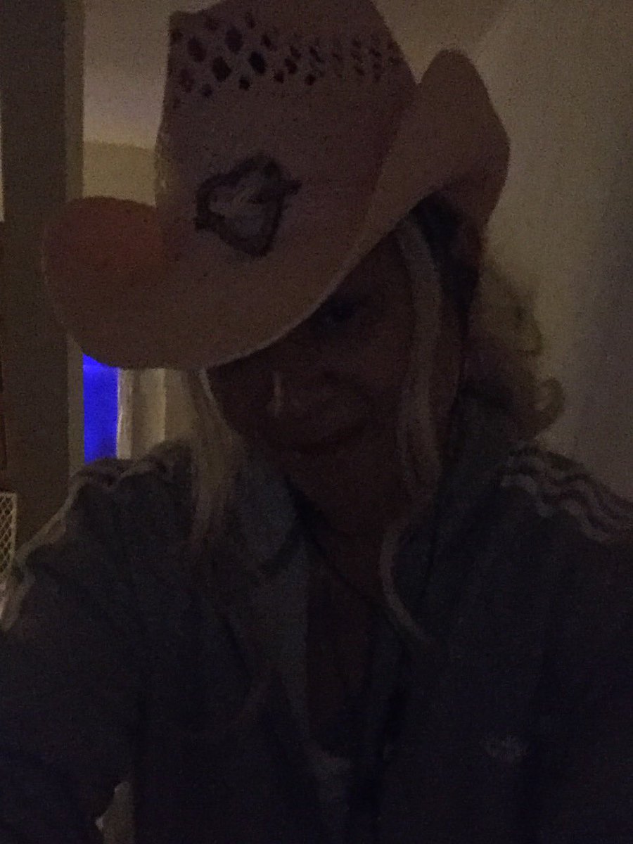 MsFightLady's tweet image. The BlueLight Special this evening...🤣Missing you like only I can😍💙!  To My Angels @AuroraPD @DenverPolice😘🙏🏼~Always Thinking of You💋