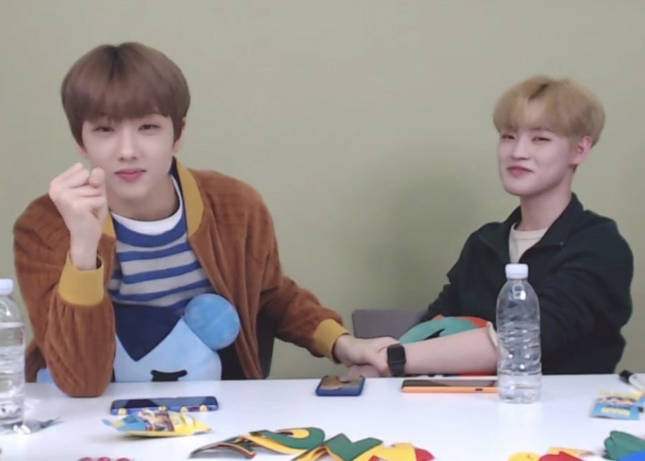 yes this is just a bunch of jichen's photos and gifs threada very important thread indeed