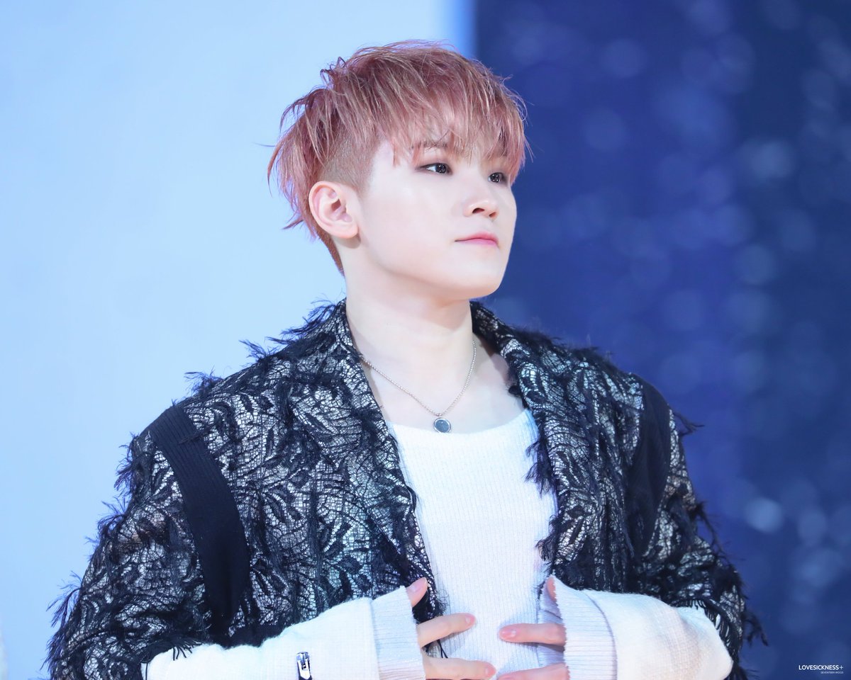 woolzi_svt's tweet photo. #MAMAVOTE #seventeen 
이것이 바로 그 시절 레전드다... 몬 잊어 https://t.co/CTj6hZpEZV