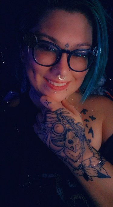 You all are asking about my new bat boi! Here he is! New tattoo boi is best boi! Hes healing perfectly<a href="/tag/tattoolife"class="tags"><span>#tattoolife</span></a><a href="/tag/needmoretattoos"class="tags"><span>#needmoretattoos</span></a><a href="/tag/jacobiewoodstat"class="tags"><span>#jacobiewoodstat</span></a>