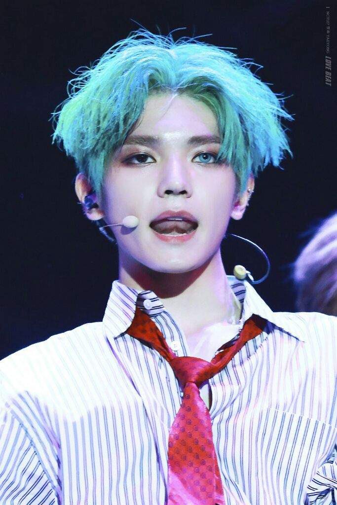 taeyong pics tweet media