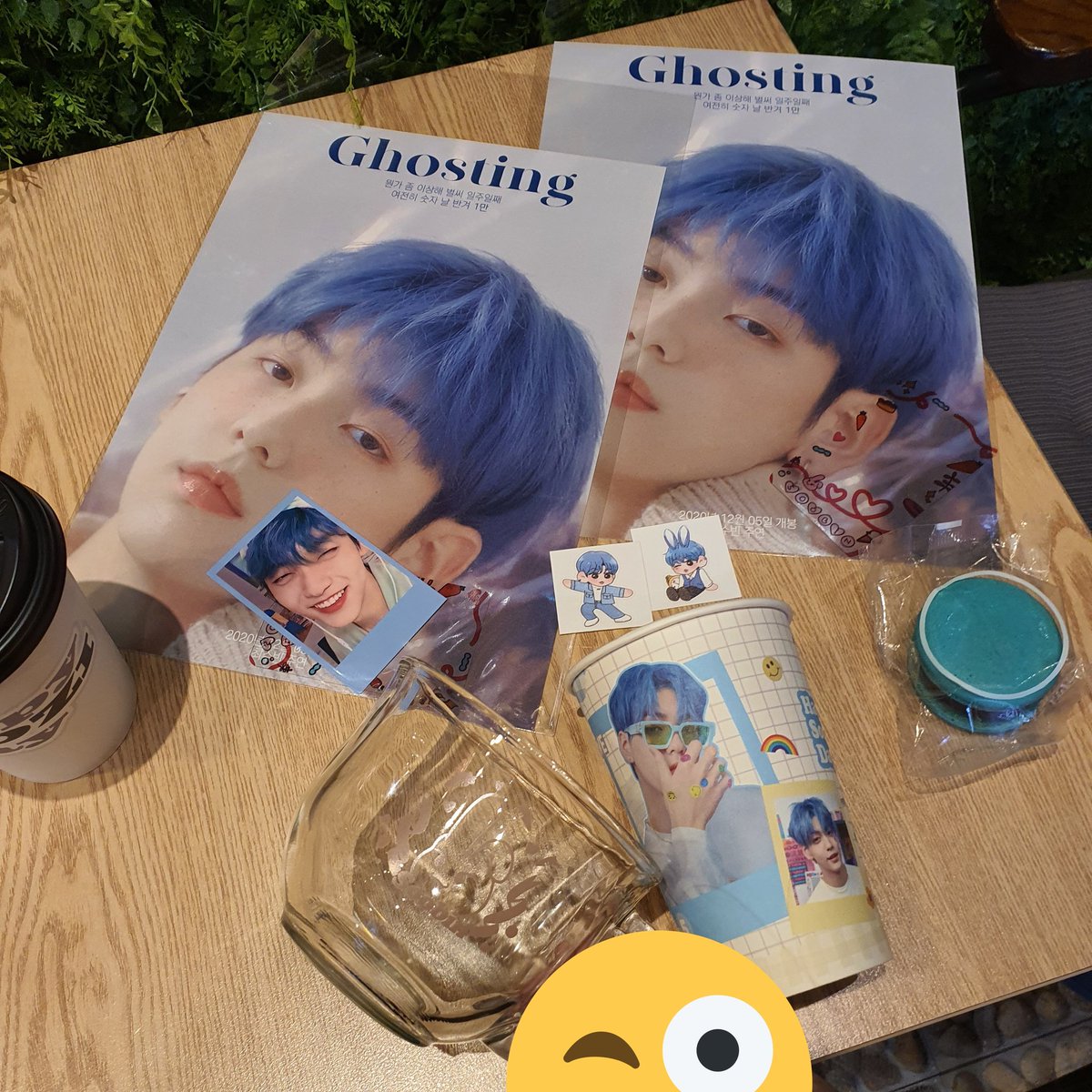 l999_09_13's tweet photo. #나의청춘_나의내일_수빈아_생일축하해
#TXT_수빈 

에그타르트가 준비가 덜 되어서 아쉽게 마카롱을 받았던 곳이에요! 카페 이름처럼 꽃이 정말 많아서 너무 예뻤어요!! 꽃밭에 카페를 하나 차리면 이런 느낌일까 싶었던 곳이에요 ♡-♡ 선착 특전도 너무 예뻐서 인기가 엄청 많았어요♡ https://t.co/OFHYro93ai