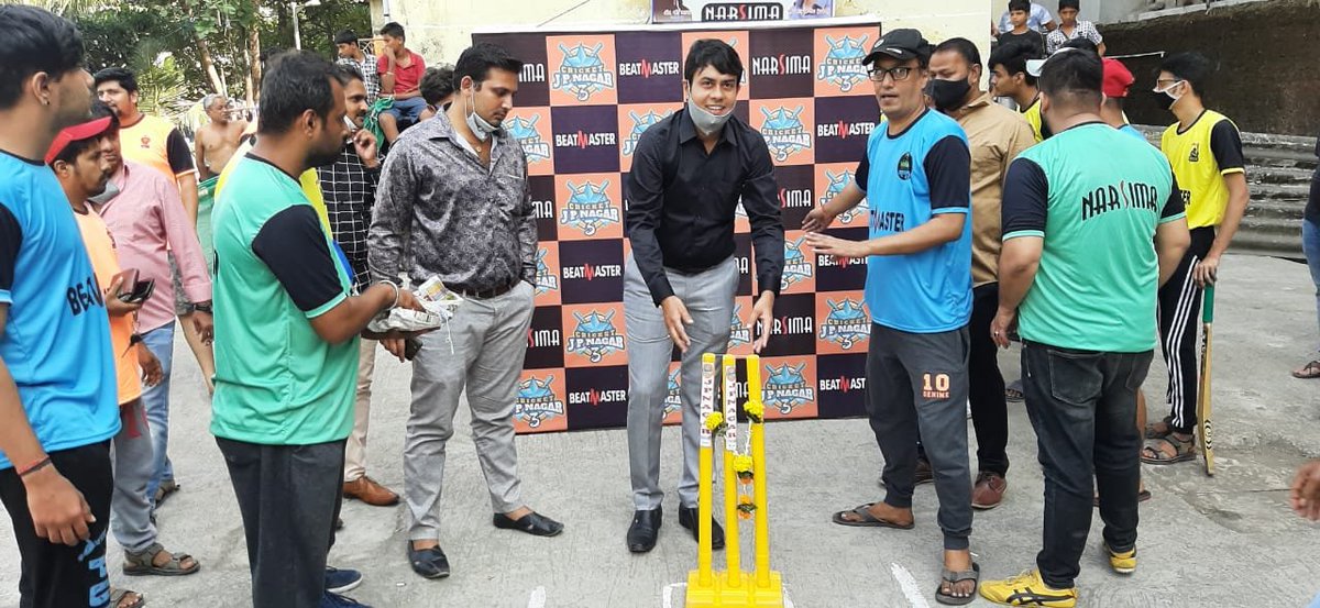adv_ravivyas's tweet photo. Attended Box Cricket Tournament! 

#AdvRaviVyas #BjpMiraBhayandar #Corporator #BoxCricketTournament #CricketTournament #cricketmatch https://t.co/PIpVi7q3zx