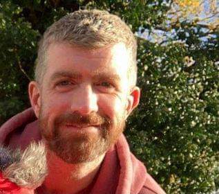 ejronan81's tweet photo. John Dick. Served in Afghan with Lee. Bury St Edmunds, Stevenage, Pompey areas. Wife &amp; 2 kids at home. #missingveteran #PTSD #royalmarines #missingperson @RoyalMarines @MissingVeterans @allcallsigns_ https://t.co/hIXZTy5rXd