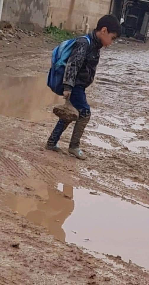 أَلَا لعنة الله على الظَّالِمِينَ
والله حوبه الشعب العراقي تطلع بيكم يا سراق 
حكومات متعاقبه 17 عام مازال نعاني من كل شيء