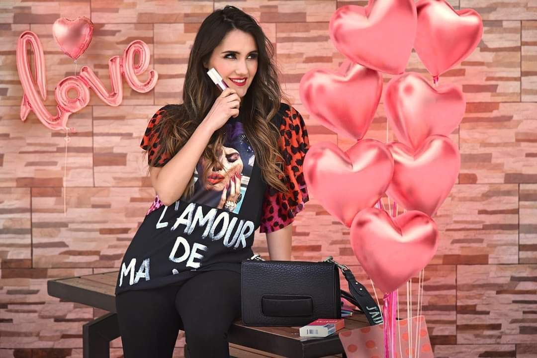 CristiDulceM's tweet photo. Feliz cumpleaños guerrera @DulceMaria que tengas un hermoso cumpleaños Te amo y te amaré por siempre ❤️💐🎉 https://t.co/gNQRLQBDzQ