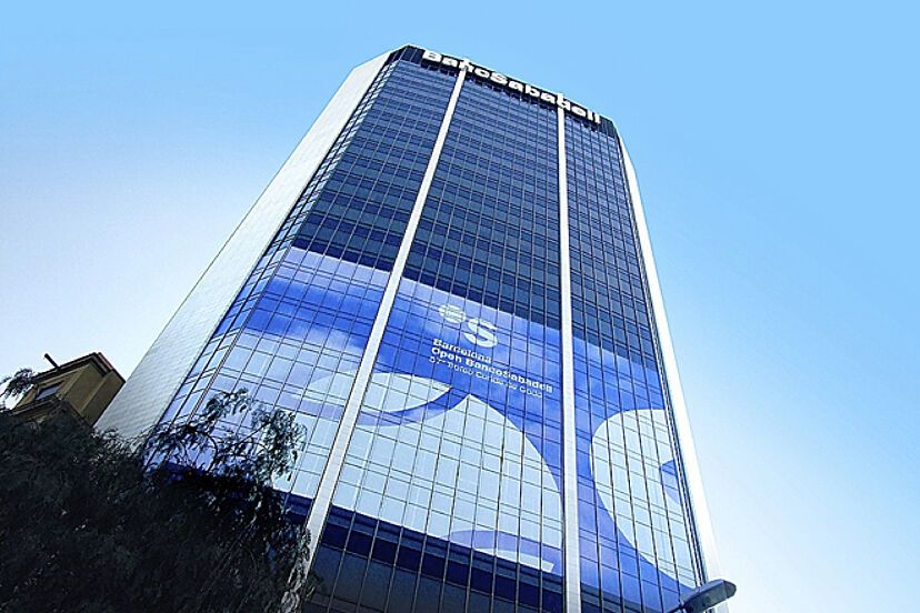 expansioncom's tweet image. Plan de Sabadell: Alianzas en Europa y recorte de otros 2.000 empleos bit.ly/2VKSmN6