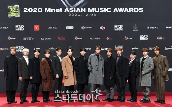 miwon17_'s tweet photo. Seventeen on mama 2020 red carpet. They look so good!! @pledis_17 https://t.co/WYAOhjJAhF