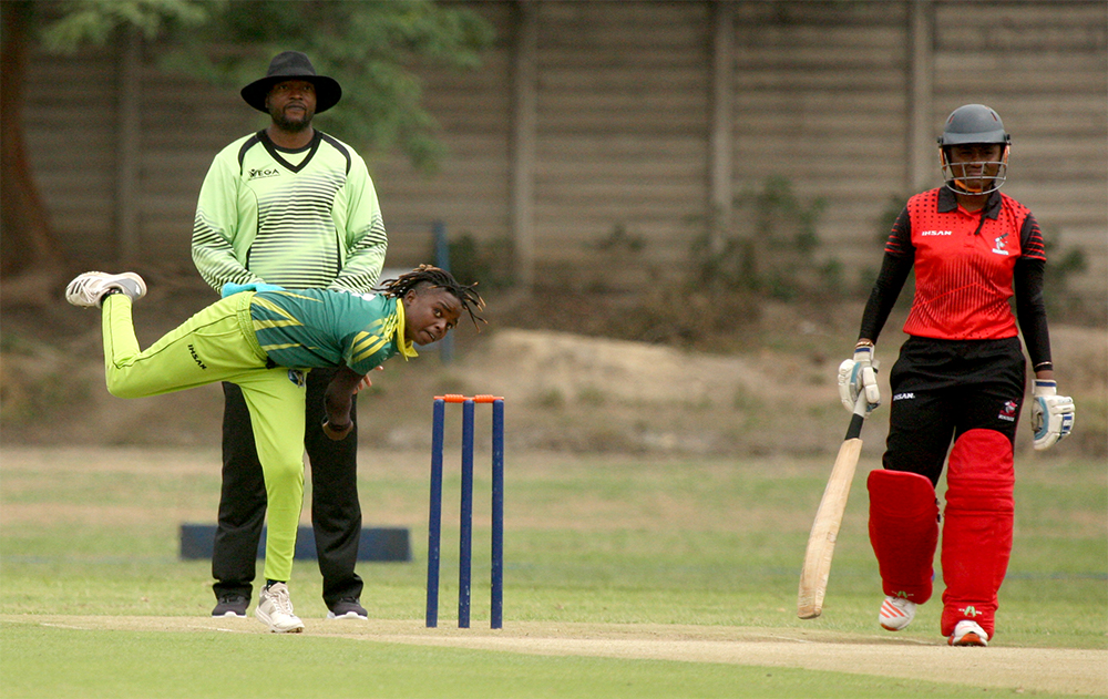 After 18 overs, <a href="/cricket_rhinos/">Rhinos Cricket</a> women 78/2 (J Nkomo 29, Musonda 14*)

#Fifty50Challenge | #MOUvRHI | #WeMeanCricket