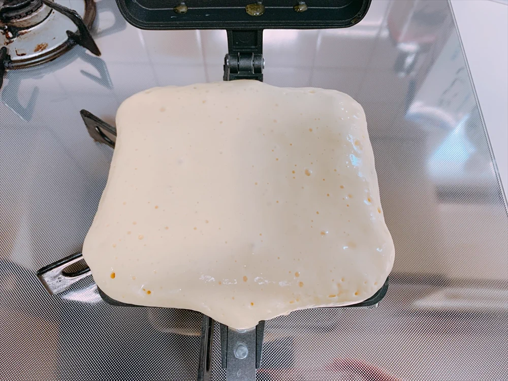 これは必見！ホットケーキをホットサンドメーカーで焼くのが天才すぎる‼