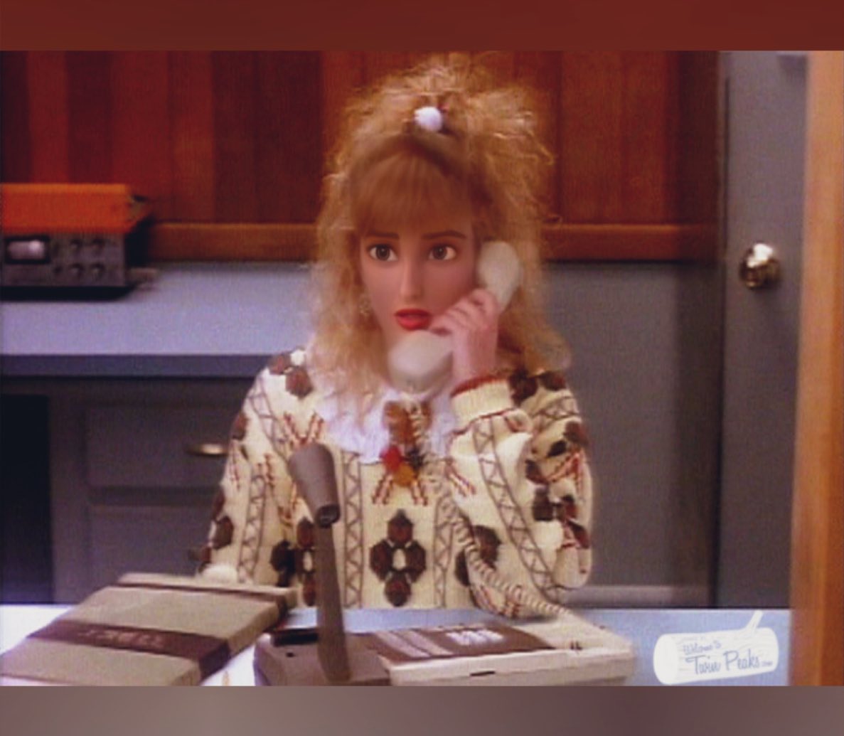 Twin Peaks characters as cartoons. A thread:  @Kyle_MacLachlan  @sherilynfenn1  @DanaAshbrook  @madchenamick  @OKimmyrobertson 