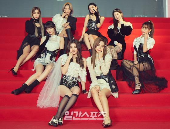 dahyunatic's tweet photo. *awakens* yes. https://t.co/xZ2rjFPvLW