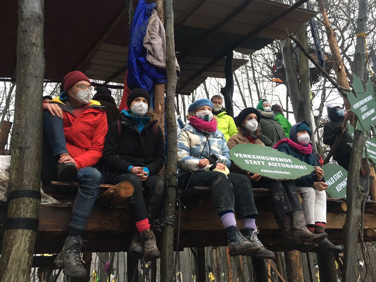Luisamneubauer's tweet photo. Ich bin heute bei der #Besetzung in Oben, im Danni - zusammen mit den Vorsitzenden der großen Umweltverbände, Schauspielerinnen, Förster Peter Wohlleben und anderen. Wir brauchen so dringend eine Politik für 1,5 Grad & den Schutz der Lebensgrundlagen. Nicht dagegen. #DanniBleibt https://t.co/mqDYSZF21a