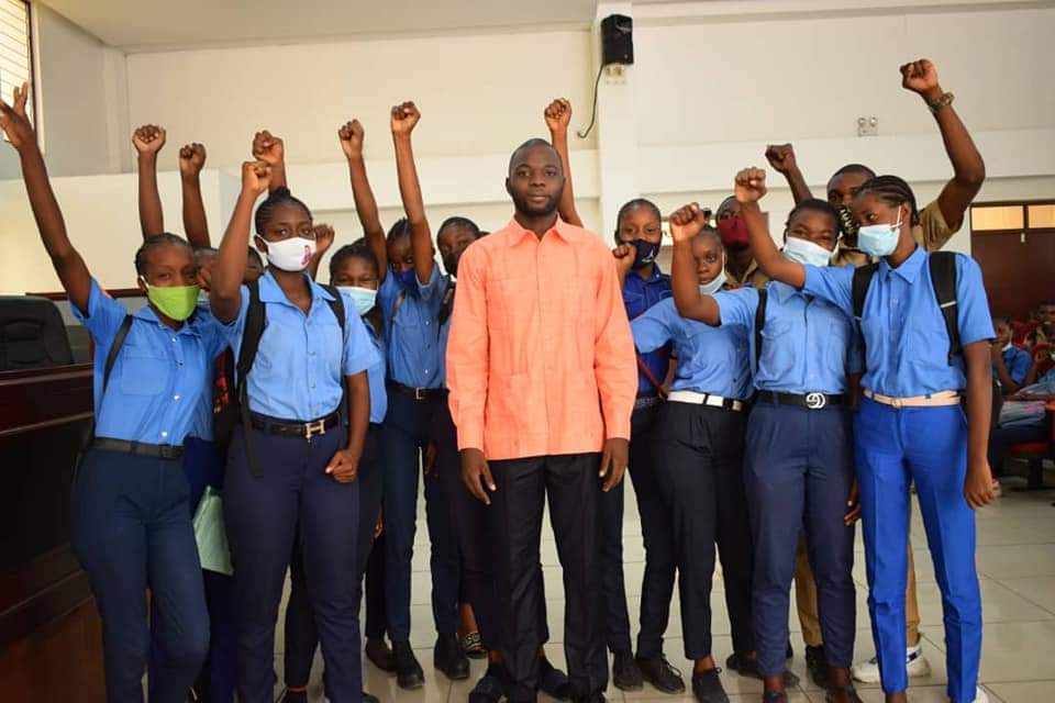 #16DaysofActivism2020
<a href="/CongoUNFPA/">UNFPA au Congo</a> et ses partenaires @UBrazzaville et l' Association Congolaise pour l'Assistance Sociale misent sur l'éducation des jeunes pour lutter durablement contre les #VBG
#PutYoungPeopleFirst 
#YopeLoBaStopNaVBG
#EndGBV
#OrangezLeMonde