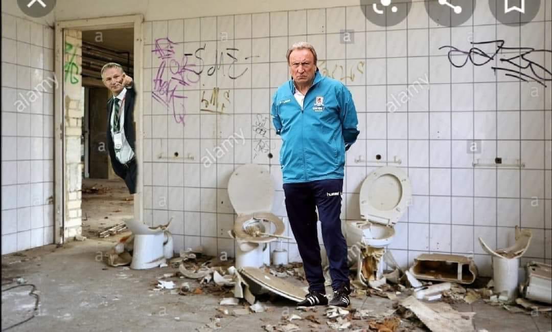⁦No wonder the gaffer wasn’t happy with the Stoke facilities. 😂 <a href="/boropolis/">Boropolis</a>⁩ ⁦<a href="/EverythingMFC/">EverythingMFC</a>⁩ ⁦<a href="/Boro/">Middlesbrough FC</a>⁩
