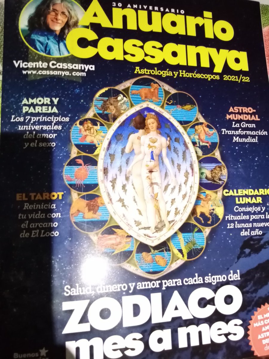 MB_Guillermo's tweet photo. @Cassanya Por fin ha llegado a casa! Que maravilla de encuadernación, de dibujos, de mensajes y consejos! Un lujo poder disfrutarlo! Gracias @Cassanya, a ti y a todo tu equipo! https://t.co/Fk4sFiNc7f
