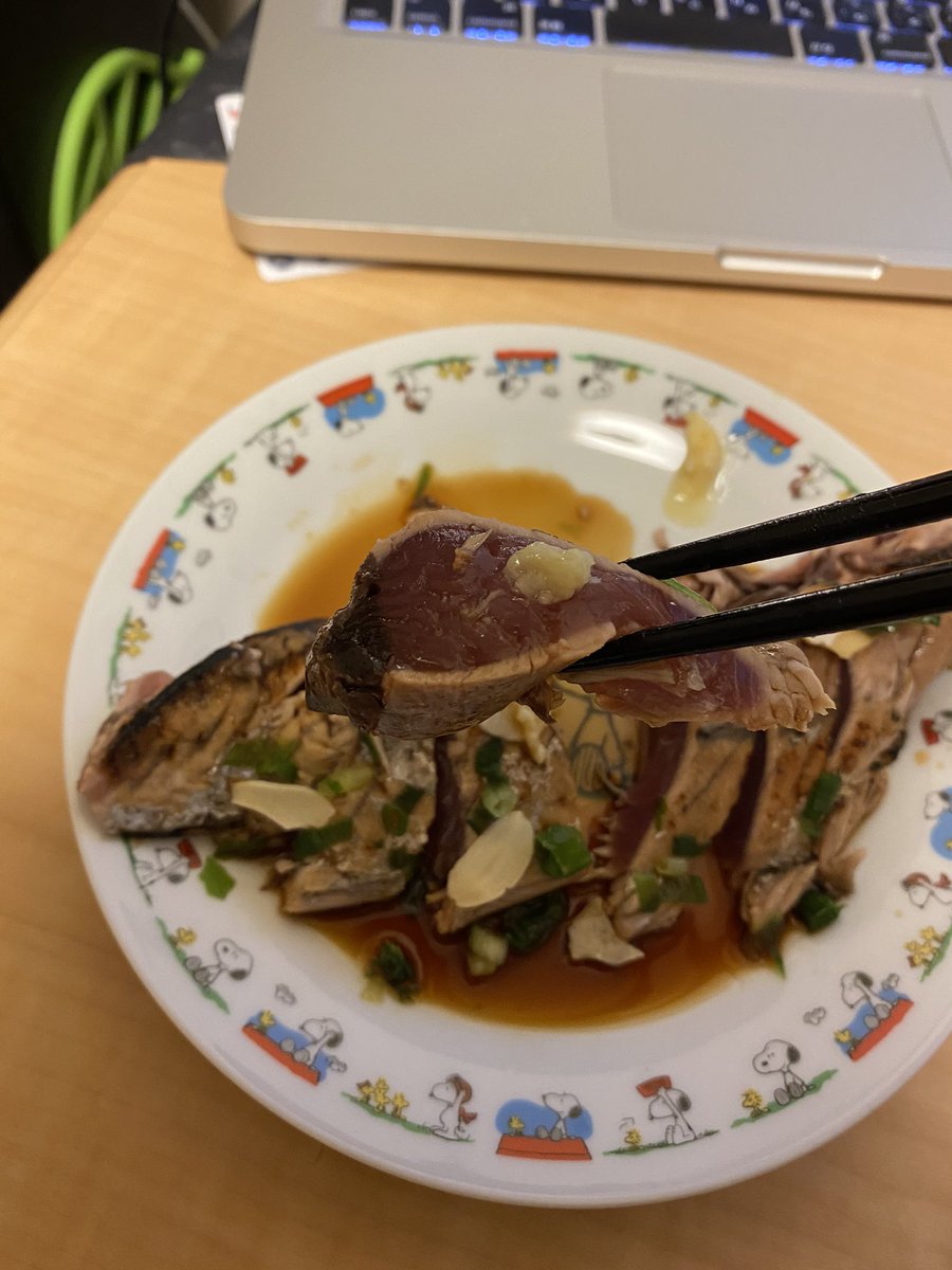 ざわ オタクミニマリスト 日本のカツオは美味すぎる 米倉涼子風 にんにくチップついてたのでネギと一緒にタレかけてしょうがと食う やっぱりふるさと納税サイコーだなー T Co 6lhagocoub ふるさと納税