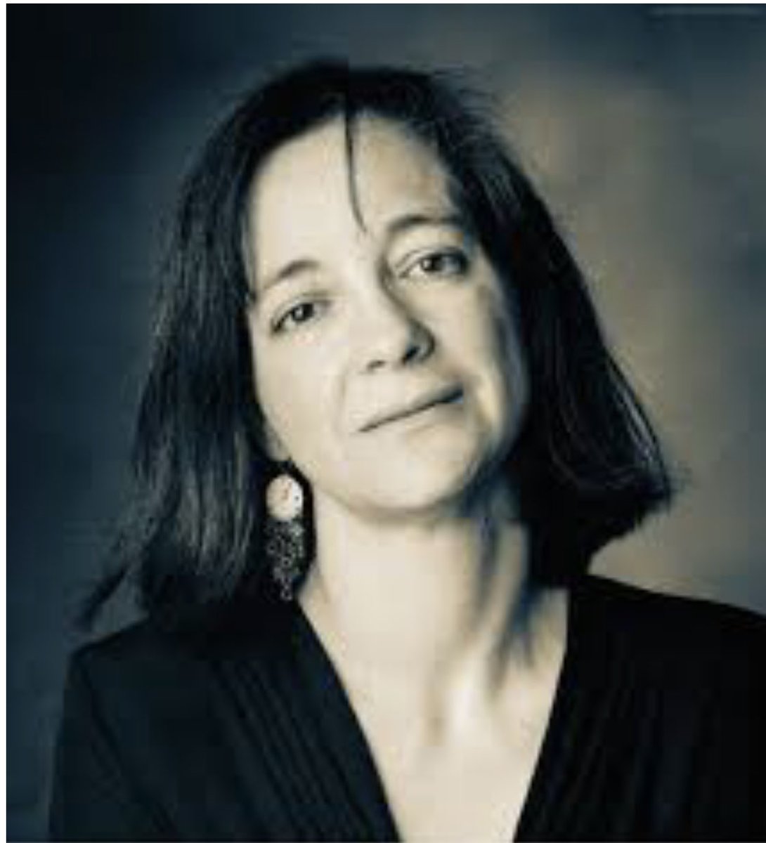 AnnaSatorra's tweet photo. 👩🏻✍🏼 Maria-Mercè Marçal:
“Bruixes d’ahir, bruixes del dia,
ens trobarem a plena mar.
Arreu s’escamparà la vida
com una dansa vegetal.”
#EscriptoresCatalanes https://t.co/iDYaWhv9x3