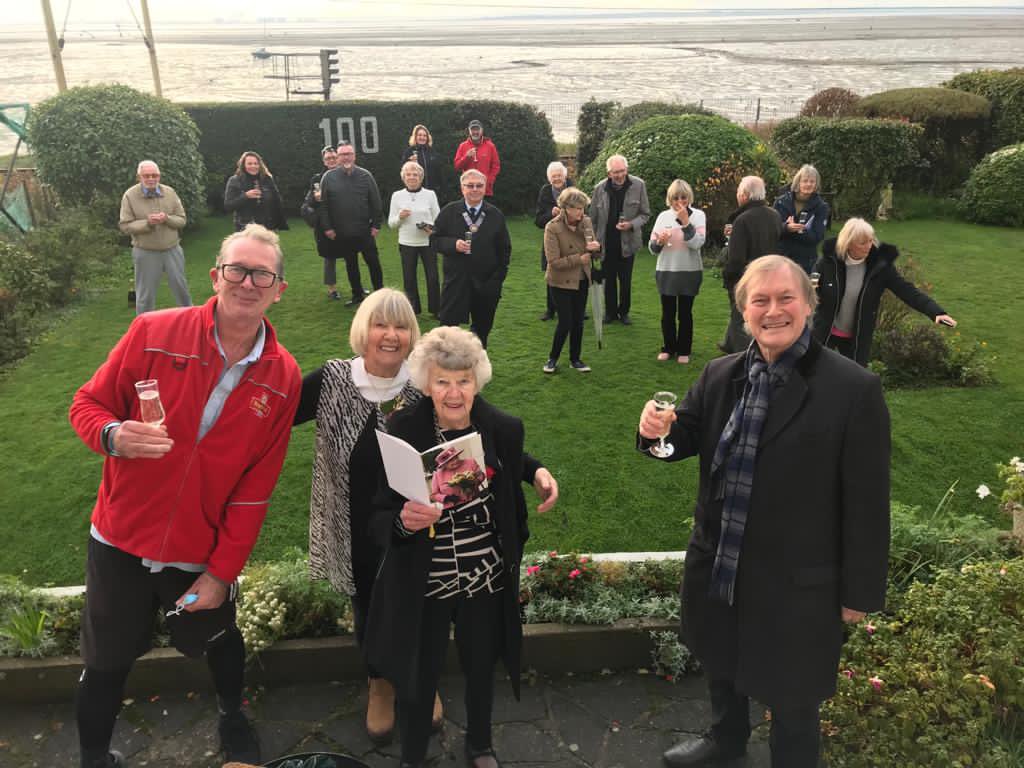 amessd_southend's tweet photo. A very very happy 100th birthday to Lou Daniels! 🥳🎂🎁 https://t.co/LQl5dULhaB