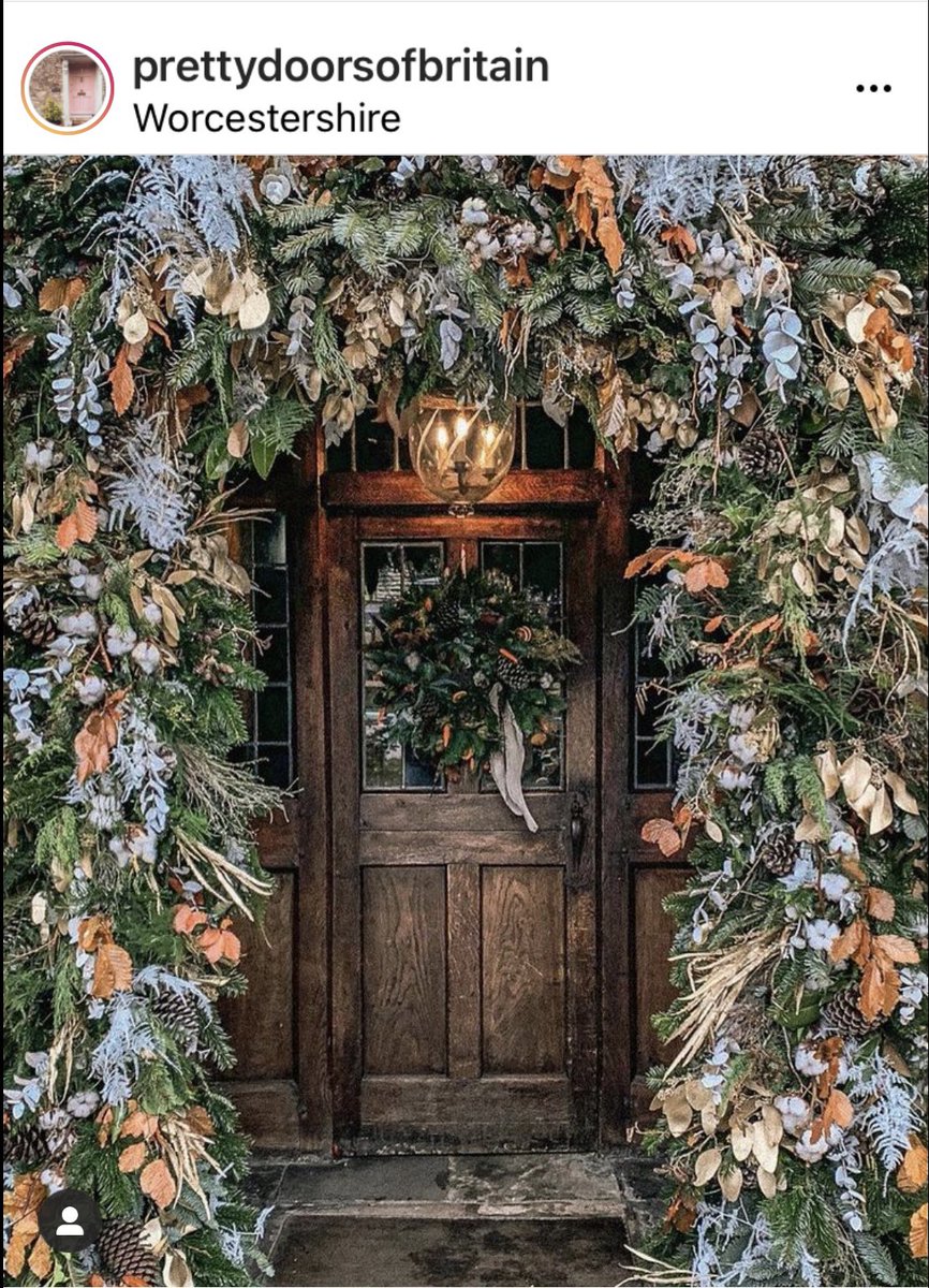 Today’s  #2020gratitudeYa’all may recall my obsession with doors. I am OBSESSED with  #prettydoorsofbritain on Instagram.LOOK AT THESE DOORS.  #goals