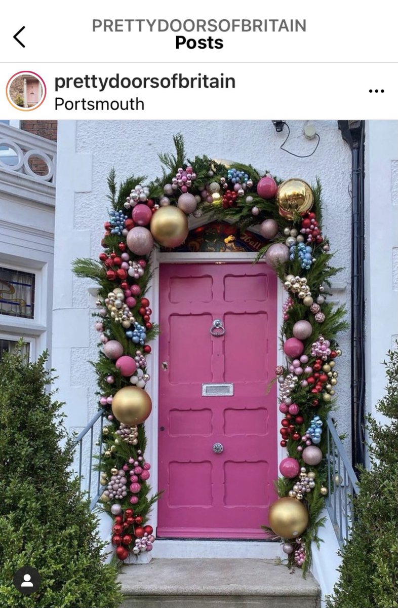 Today’s  #2020gratitudeYa’all may recall my obsession with doors. I am OBSESSED with  #prettydoorsofbritain on Instagram.LOOK AT THESE DOORS.  #goals