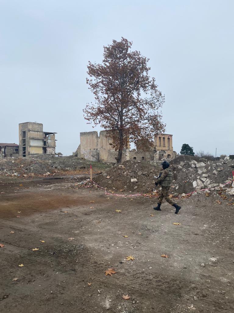 Ettore_Rosato's tweet photo. In #Arzebaijan alla guida della prima delegazione straniera dopo la firma dell’accordo di pace che ristabilisce i confini con l’Armenia. Ora, dopo  tanta distruzione e sofferenza, a questi popoli serve pace e sviluppo. https://t.co/u8v4Z6xw1S